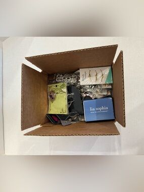 Fashion Jewelry 25 PC Box #4 Mixed New Carded for Resale Jewelry & Trinkets Lot